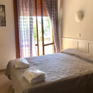 Sansovino Bed And Car , Florencia Italia